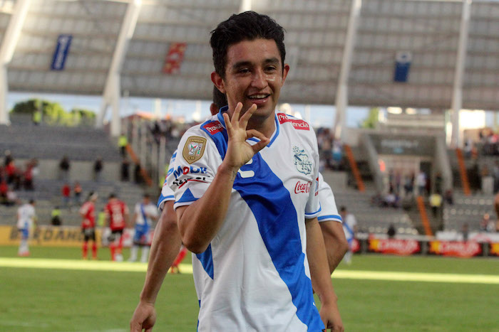 PUEBLA, PUEBLA., 08NOVIEMBRE2015.- El jugador Christian "El Hobbit" Bermúdez festeja el gol antado durante el partido ganado por el Puebla de la Franja con marcador de 2-1 sobre los Xolos de Tijuana en partido correspondiente a la jornada 16 del torneo de Apertura 2015 de la Liga MX del fútbol mexicano. FOTO: HILDA RÍOS/ CUARTOSCURO.COM