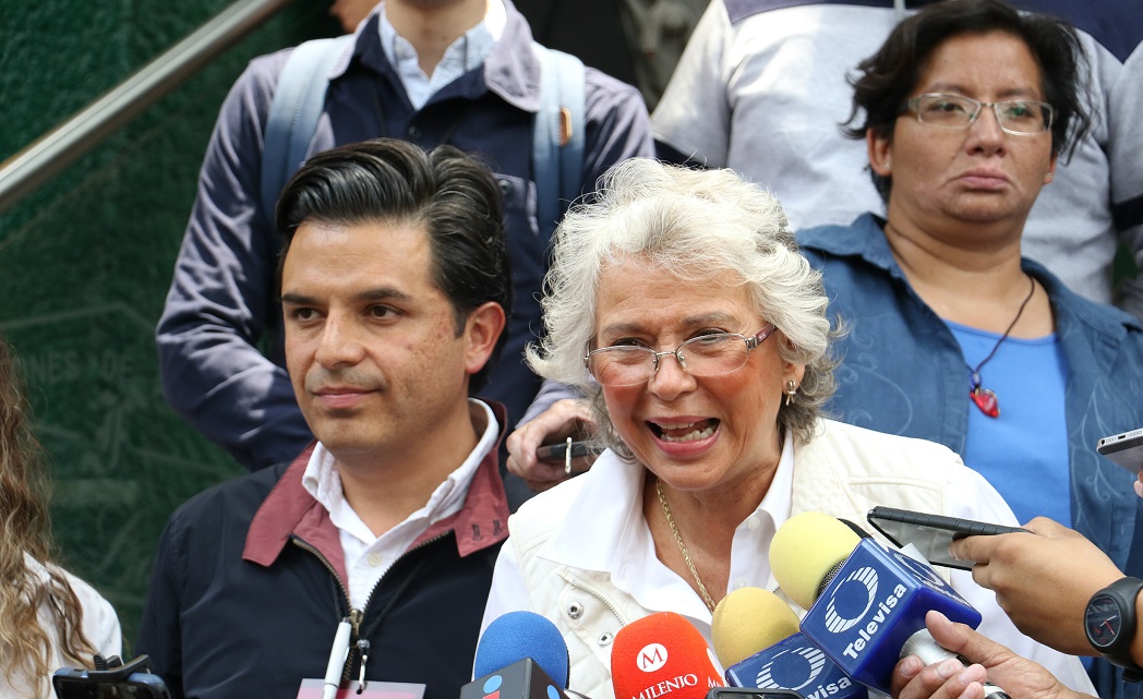 CIUDAD DE MÉXICO, 11AGOSTO2018.-Olga Sanchez Coordero y Zoe Robledo ofrecieron ofrecieron unas palabras al termino de la reunion  que sostuvieron con el presidente electo Andrés Manuel Lopez Obrador donde informaron del papel que realizarán los nuevos coordinadores estatales. FOTO: SAÚL LÓPEZ /CUARTOSCURO.COM